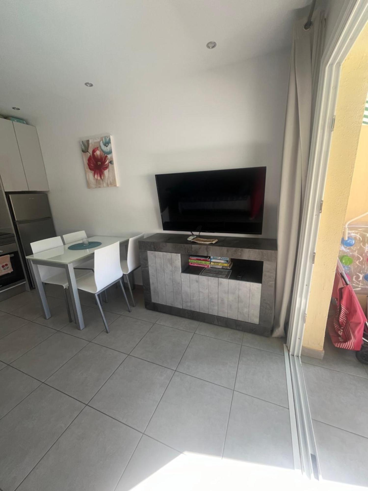 אדחה Sunny Pool View & Airco Apartament Symon Mareverde מראה חיצוני תמונה